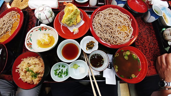 经常吞咽困难要警惕食管癌？食管癌有哪些症状？要如何饮食？